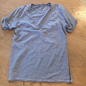 Super soft lululemon v neck tee